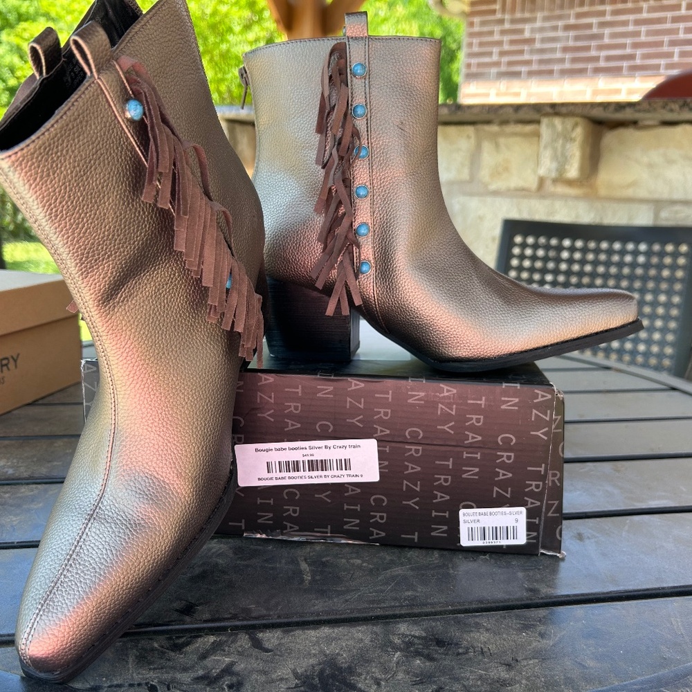 Bootie fringe bronze metallic